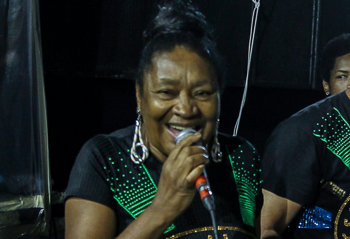 A cantora Bernadete fala sobre o lançamento do seu mais novo trabalho