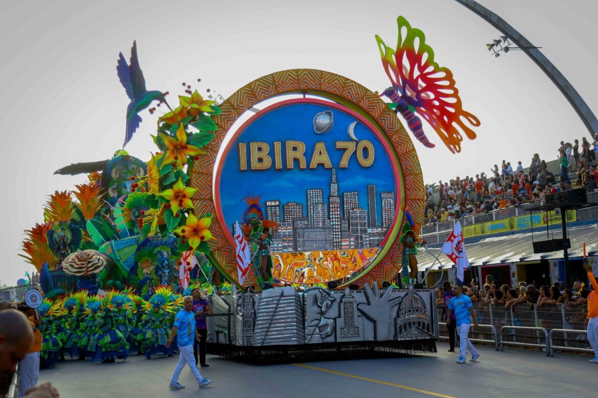 Desfile Rosas de Ouro (Foto: Nelson Gariba / Sintonia de Bambas)