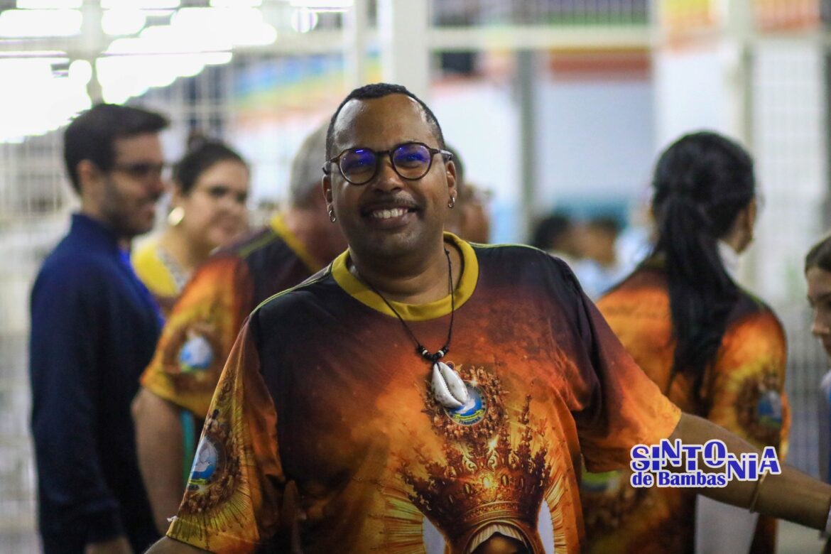 SÃO PAULO, SP, 31.05.2025 -LANÇAMENTO DO ENREDO 2026 SP: Integrantes da escola de samba Dom Bosco, durante o Evento do lançamento do enredo 2026 e a participação da Rosa de Ouro, zona leste de São Paulo, na tarde deste sábado, (31). (Fotos: Gabryella Dias/ Sintonia de Bambas)