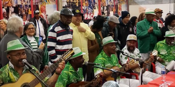 História, fé e luta: Velhas Guardas relembram raízes e desafios do carnaval de São Paulo